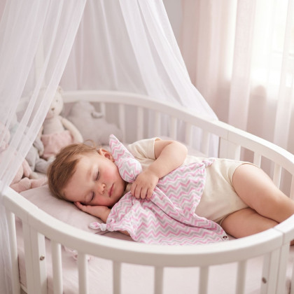 Bambusový muchláček XKKO BMB - Baby Pink Chevron